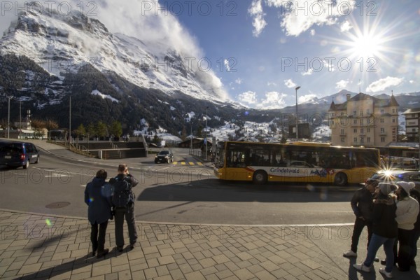 28 March 2024: Lively tourism in the week in front of Easter in the popular Swiss holiday resort of Grindelwald
