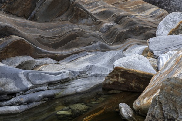 Rocks, rock structures, Verzasca River, near Lavertezzo, Verzasca Valley, Valle Verzasca, Canton Ticino, Switzerland, Europe