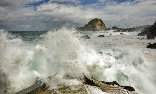 High waves on the rocks of Porto Moniz, Atlantic surf, storm, Porto Moniz, Madeira, Portugal, Europe