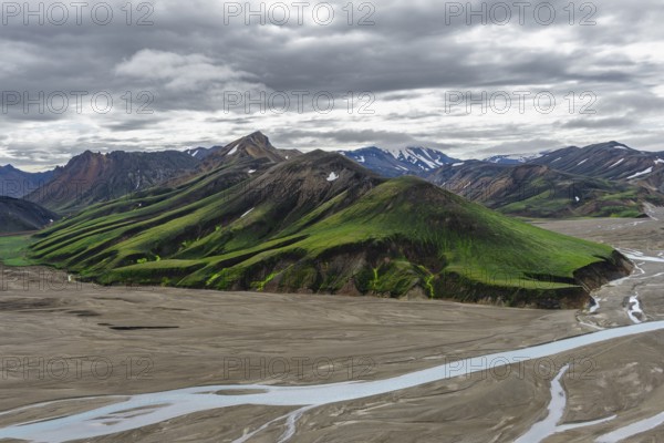 Moss-covered mountains, rhyolite mountains, volcanic landscape, Landmannalaugar, Fjallabak Nature Reserve, Icelandic Highlands, Suðurland, Iceland, Europe
