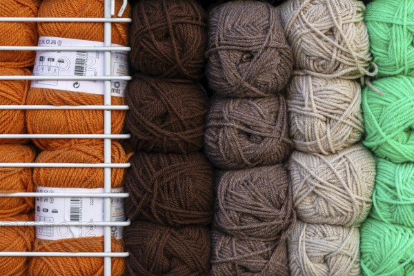 Sales shelf wool balls
