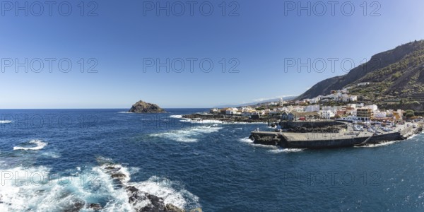 Atlantic coast with Roque de Garachico island off the town of Garachico, Tenerife, Canary Islands, Spain, Europe