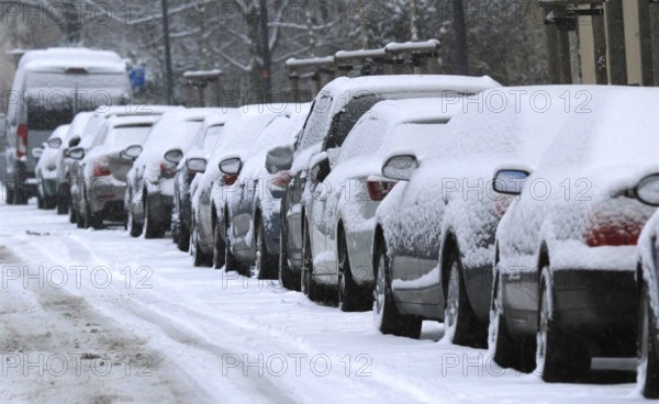 Snow-covered cars, winter, January, Germany, Europe