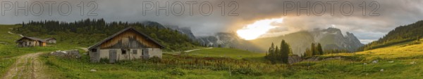 The Ladiz-Alm, the high alpine pasture of the Eng-Alm, panoramic view, Ladiz-Alm, Karwendel mountains, Tyrol, Austria, Europe