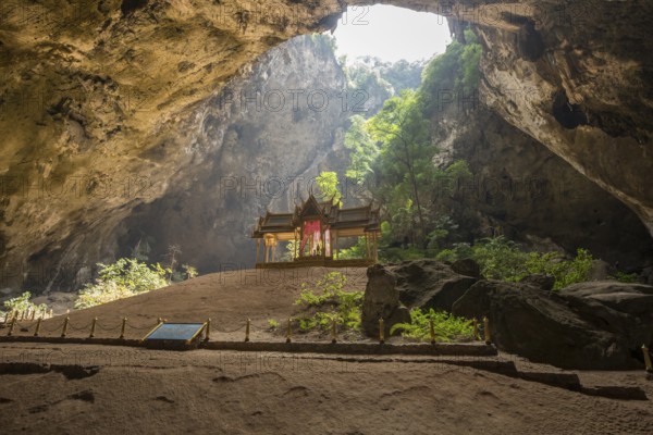 Phraya Nakhon Cave, Hua Hin, Prachuap Khiri Khan Province, Thailand, Asia