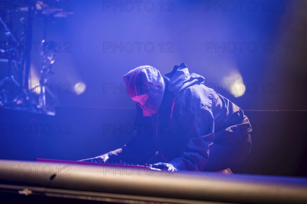 Tyler Joseph, singer and piano player of Twenty One Pilots live on The Clancy World Tour at the Uber Arena in Berlin on 08/04/2025