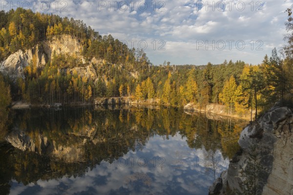 Adršpašské pond, lakeshore with trees and rocks on a sunny day in autumn, Dolní Adršpach, 549 57 Adersbach, CZ