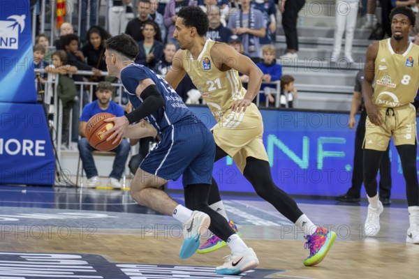 Easy Credit BBL, Basketball Bundesliga, 2024/25 season, Matchday 2: MLP Academics Heidelberg vs RASTA Vechta. On the ball: Alex Barcello (13, Heidelberg)