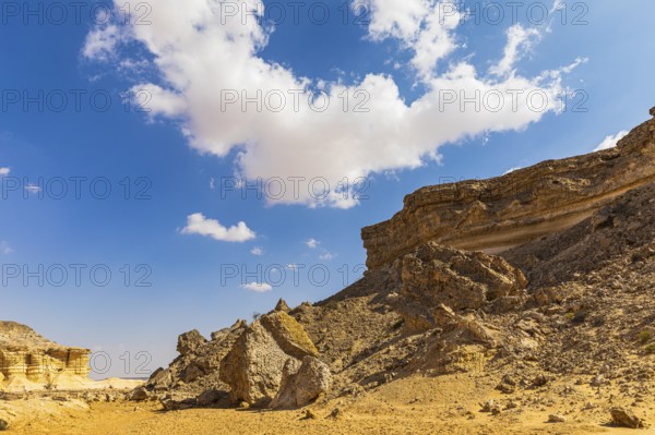 Eroded rock landscape at a fossilised reef edge, Huqf stone desert, Arabian Peninsula, Sultanate of Oman
