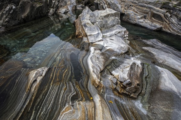 Rocks, rock structures, clear water, Verzasca River, near Lavertezzo, Verzasca Valley, Valle Verzasca, Canton Ticino, Switzerland, Europe
