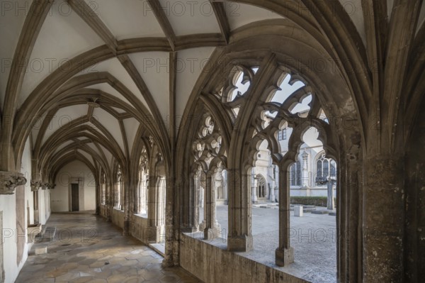 Late Gothic cloister with inner courtyard, cathedral in Eichstätt, Upper Bavaria, Germany, Europe