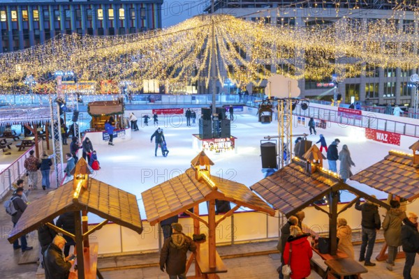 Essener Wintertraum, ice rink and catering on the Kennedyplatz in Essen, on over 2, 000 m2 and 2 levels, largest ice rink in North Rhine-Westphalia, Essen, North Rhine-Westphalia, Germany, Europe