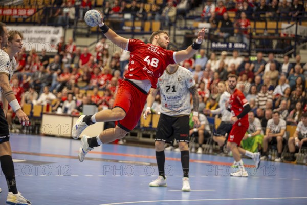 11.09.2024, 2nd HBL (German Handball League), Matchday 7 (early game) : Eulen Ludwigshafen against HC Elbflorenz 2006. picture: Simon Schwarz (48, Ludwigshafen) takes the throw