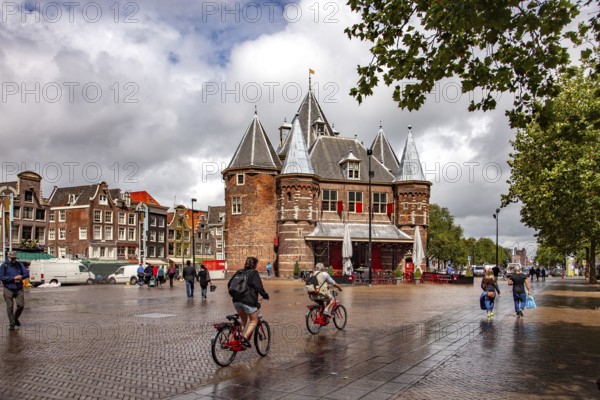 Nieuwe Markt with scales in the Dutch capital Amsterdam, North Holland, Netherlands