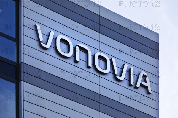 Vonovia lettering on the head office in Bochum, Germany's largest property group, Ruhr area, North Rhine-Westphalia, Germany, Europe