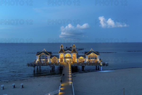 The pier of Sellin, evening mood, sunset, 394 metres long, with restaurant, jetty, island of Rügen, Mecklenburg-Western Pomerania, Germany, Europe