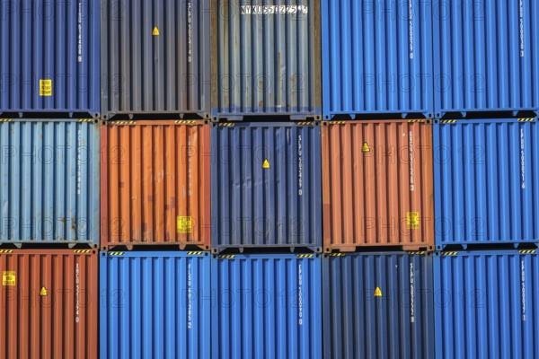 Duisburg, North Rhine-Westphalia, Germany, Port of Duisburg, container port, duisport logport, two of the world's largest container shipping companies, CMA CGM and NYK (Nippon Yusen Kabushiki Kaisha), together with duisport, operate the Duisburg Trimodal Terminal, D3T, in the logport logistics centre in Duisburg-Rheinhausen in the Port of Duisburg on the Rhine, Europe