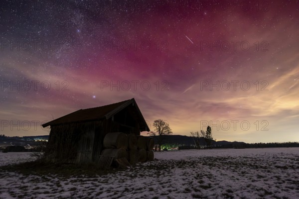 Northern Lights, Aurora borealis, Stable auroral red arc (SAR Arc), violet, pink, red, hut, stars, Loisach-Lake Kochel-Moor, foothills of the Alps, Bavaria, Germany, Europe