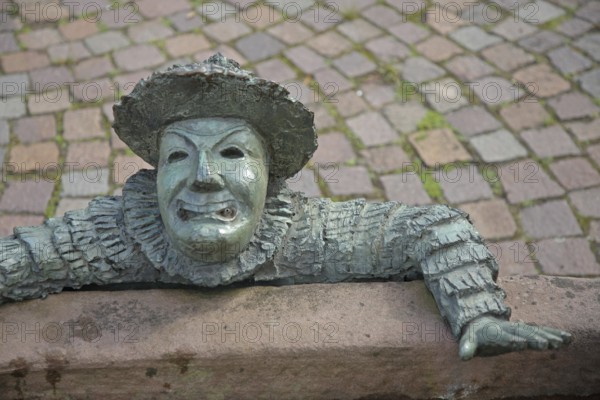 Fool's fountain by Walter Haaf 1971, carnival fountain, Swabian-Alemannic, carnival, fools, sculptures, bronze, carnival mask, carnival, Zell am Harmersbach, Ortenau, Southern Black Forest, Black Forest, Baden-Württemberg, Germany, Europe