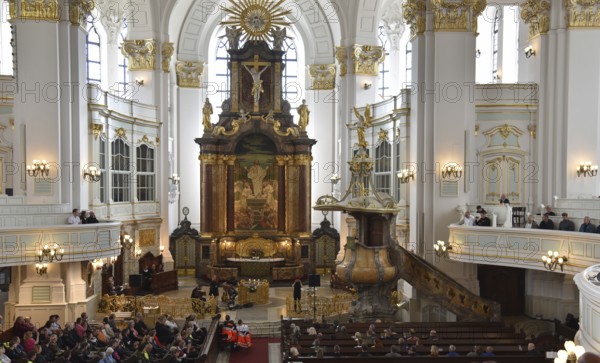 Europe, Germany, Hanseatic City of Hamburg, City, St. Michael's Church, Ludwig-Erhard-Straße, Church service in the Michel, Baroque church, View to the altar, Federal Republic of Germany, Europe