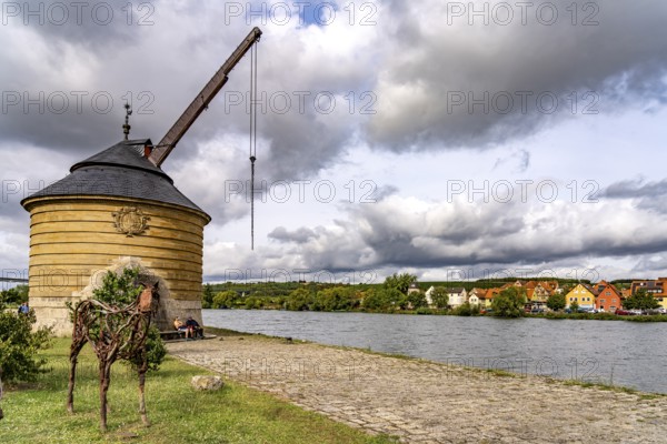 Alter Kranen am Main in Marktbreit, Lower Franconia, Bavaria, Germany, Europe