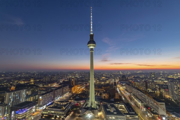 Berlin TV Tower, Park am Fernsehturm, Berlin, Germany < english> Berlin TV Tower, Park am Fernsehturm, Berlin, Germany, Europe