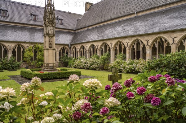 Inner courtyard and cloister of the Catholic Church of St Viktor in Xanten, Lower Rhine, North Rhine-Westphalia, Germany, Europe