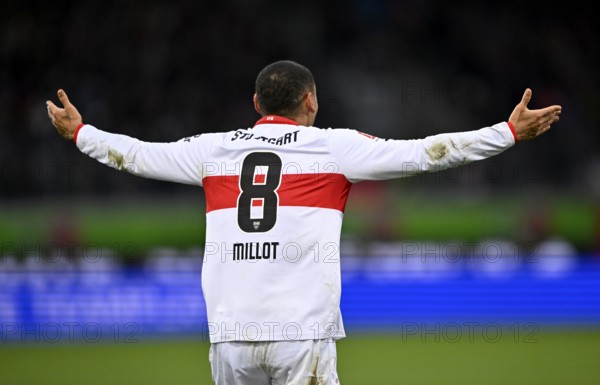 Enzo Millot VfB Stuttgart (08) from behind gesture gesture complained Voith-Arena, Heidenheim, Baden-Württemberg, Germany, Europe
