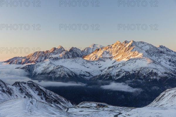 View from the Hochtor on the Grossglockner High Alpine Road to the surrounding mountains