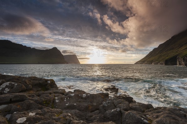 Low sun over the sea, coastal landscape, Vidareidi, Vidoy Island, Viðareiði, Viðoy Island, Faroe Islands, Denmark, Europe