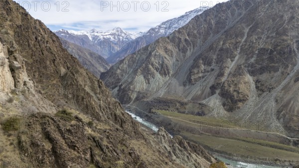 Panj Valley on the Panj River, border river between Tajikistan and Afghanistan, near the village of Zigar, Gorno-Badakhshan Province, Tajikistan, Central Asia, Asia