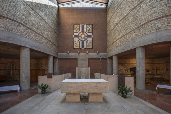 Chancel of the Heilig Kreuz Church, opened in 1964, Jahnstr. 41, Weißenburg, Middle Franconia, Bavaria, Germany, Europe