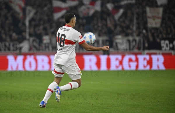Jamie Leweling VfB Stuttgart (18) Action on the ball perimeter advertising Möbel Rieger MHPArena, MHP Arena Stuttgart, Baden-Württemberg, Germany, Europe