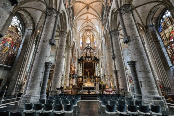 Gothic St. Nicholas Church, Vaulted ceiling and columns of the central nave, Ghent, Flanders, Belgium, Europe
