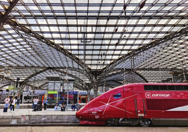 Cologne Central Station with Eurostar high-speed train and view of the cathedral, Cologne, Rhineland, North Rhine-Westphalia, Germany, Europe