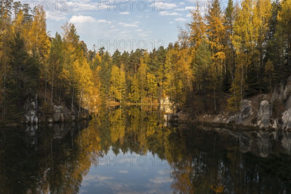 Adršpašské pond, lakeshore with trees and rocks on a sunny day in autumn, Dolní Adršpach, 549 57 Adersbach, CZ