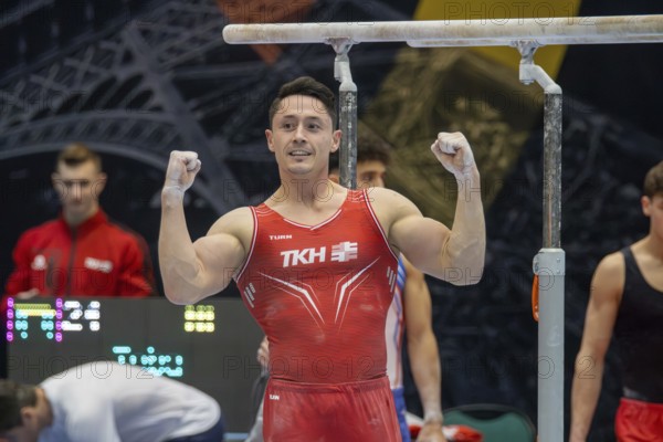 Olympic qualification in apparatus gymnastics in Rüsselsheim Picture: Andreas Toba after his routine on the parallel bars