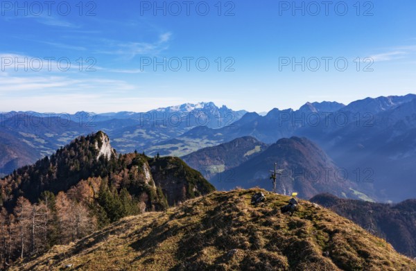 Drone shot, view from Schwarzer Berg to Gschirrwand Lammertal and Dachstein massif, Golling, Osterhorngruppe, Salzburg province, Austria, Europe