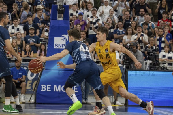 12.05.2024, easy Credit BBL, German Basketball League, Matchday 32: MLP Academics Heidelberg against Tigers Tübingen (final score 93:78) . On the ball: Bennet Hundt (44, Academics Heidelberg)