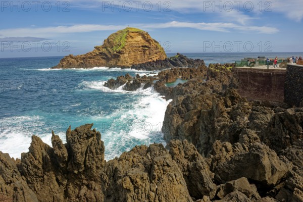 Natural swimming pools in volcanic rock, lava pools, natural swimming pools, natural pools, rocky coast, bathing complex, Porto Moniz, Madeira, Portugal, Europe