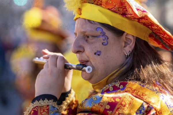 Rose Monday parade in Düsseldorf, groups of carnival societies and other participants in the street carnival, North Rhine-Westphalia, Germany, Europe