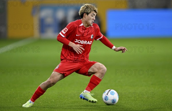 Ritsu Doan SC Freiburg SCF (42) Action on the ball PreZero Arena, Sinsheim, Baden-Württemberg, Germany, Europe