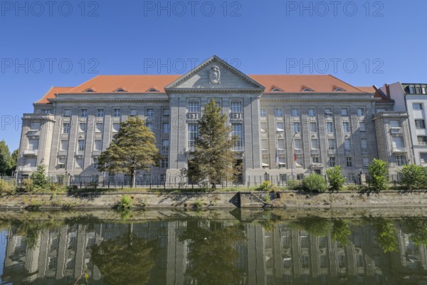 Federal Ministry of Defence, Landwehrkanal, Reichpietschufer, Tiergarten, Mitte, Berlin, Germany, Europe