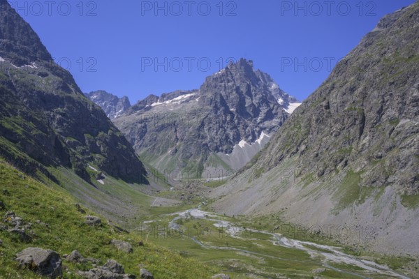 View of the source valley of the Romanche, Villar-d'Arêne, Département Hautes-Alpes, France, Europe