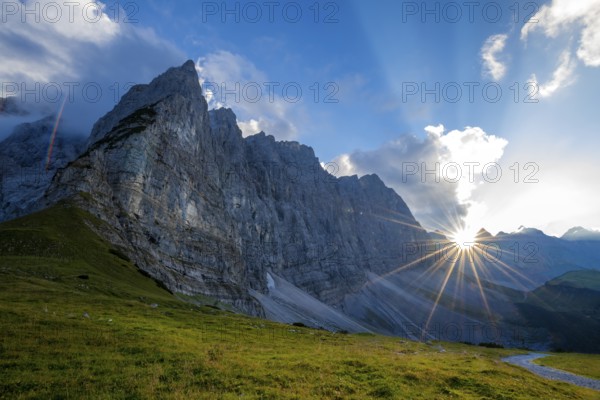 Dreizinkenspitze, Kühkarlspitze, Moserkarspitze and Birkkarspitze, Karwendel Mountains, Tyrol, Austria, Europe