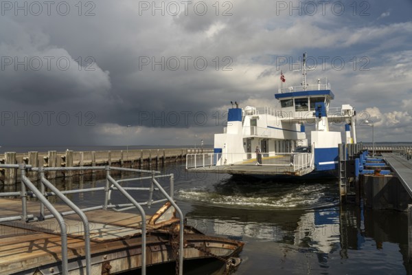 The Hvalpsund-Sundsøre ferry between Vesthimmerland and Salling in the harbour of Hvalpsund, Denmark, Europe
