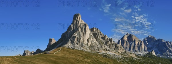 Nuvolau mountain above the Giau Pass (Passo di Giau), Colle Santa Lucia, Dolomites, Belluno, Italy, Europe