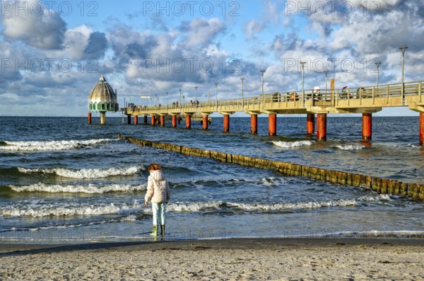 Diving gondola at the Zingst pier, cloudy mood and waves, Baltic Sea coast, Zingst, Fischland-Darß-Zingst peninsula, Mecklenburg-Western Pomerania, Germany, Europe
