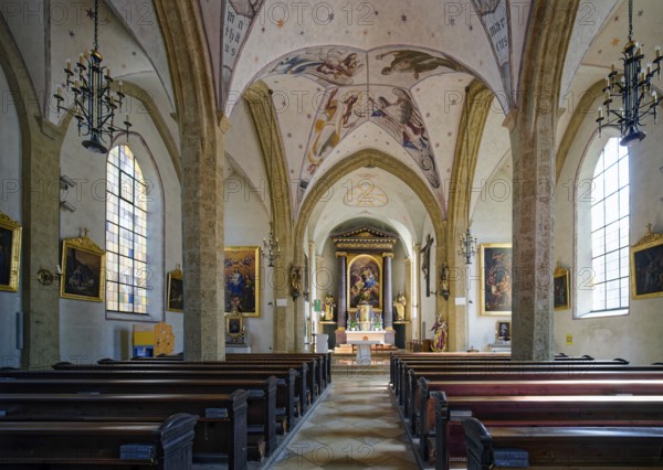 Gothic parish church of St Vitus in Kufstein with the altar by the sculptor Josef Stumpf, interior, Kufstein, Tyrol, Austria, Europe