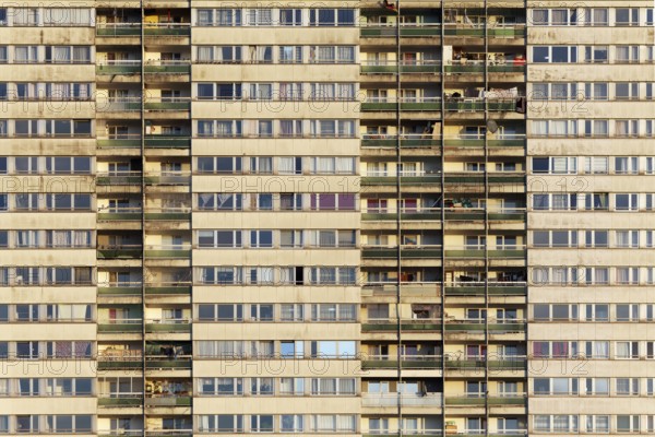 1970s tower block in the Hochheide residential park, Weisse Riesen, derelict property, Duisburg, North Rhine-Westphalia, Germany, Europe
